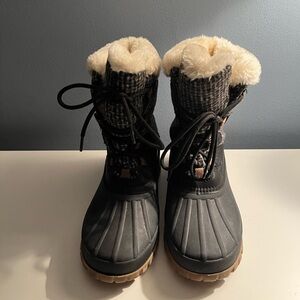 Storm by cougar Women’s Boots Size 9